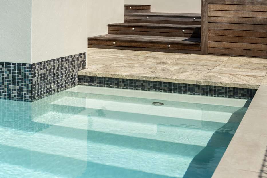 Mellons Bay Seaside Executive Pool Luijten